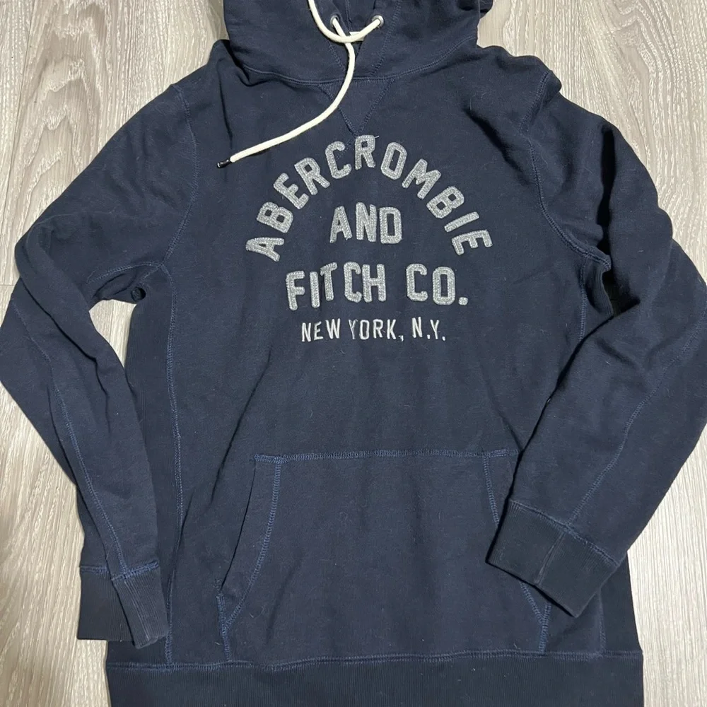 Abercrombie & Fitch Navy Blue Pullover Hoodie Men’s Medium Classic Logo - Picture 2 of 3